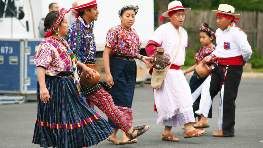 7-danzas-folkloricas-de-Guatemala-que-todo-el-mundo-debe-conocer-885x500
